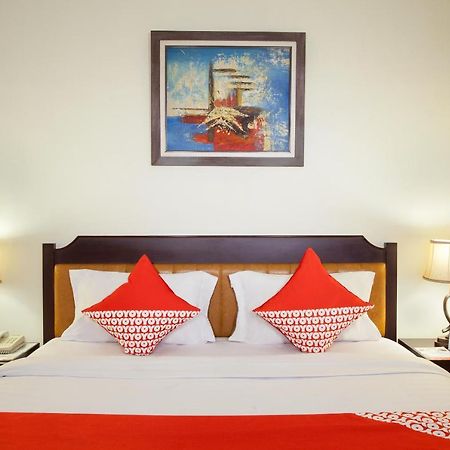 Oyo 108 Hotel Surya Jakarta Exterior photo