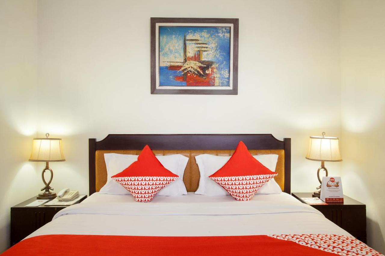 Oyo 108 Hotel Surya Jakarta Exterior photo