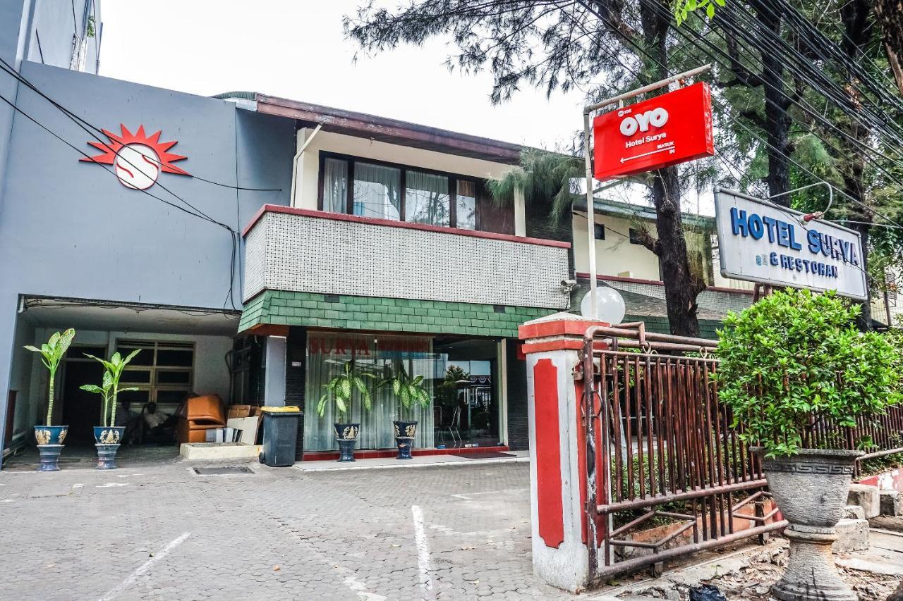 Oyo 108 Hotel Surya Jakarta Exterior photo