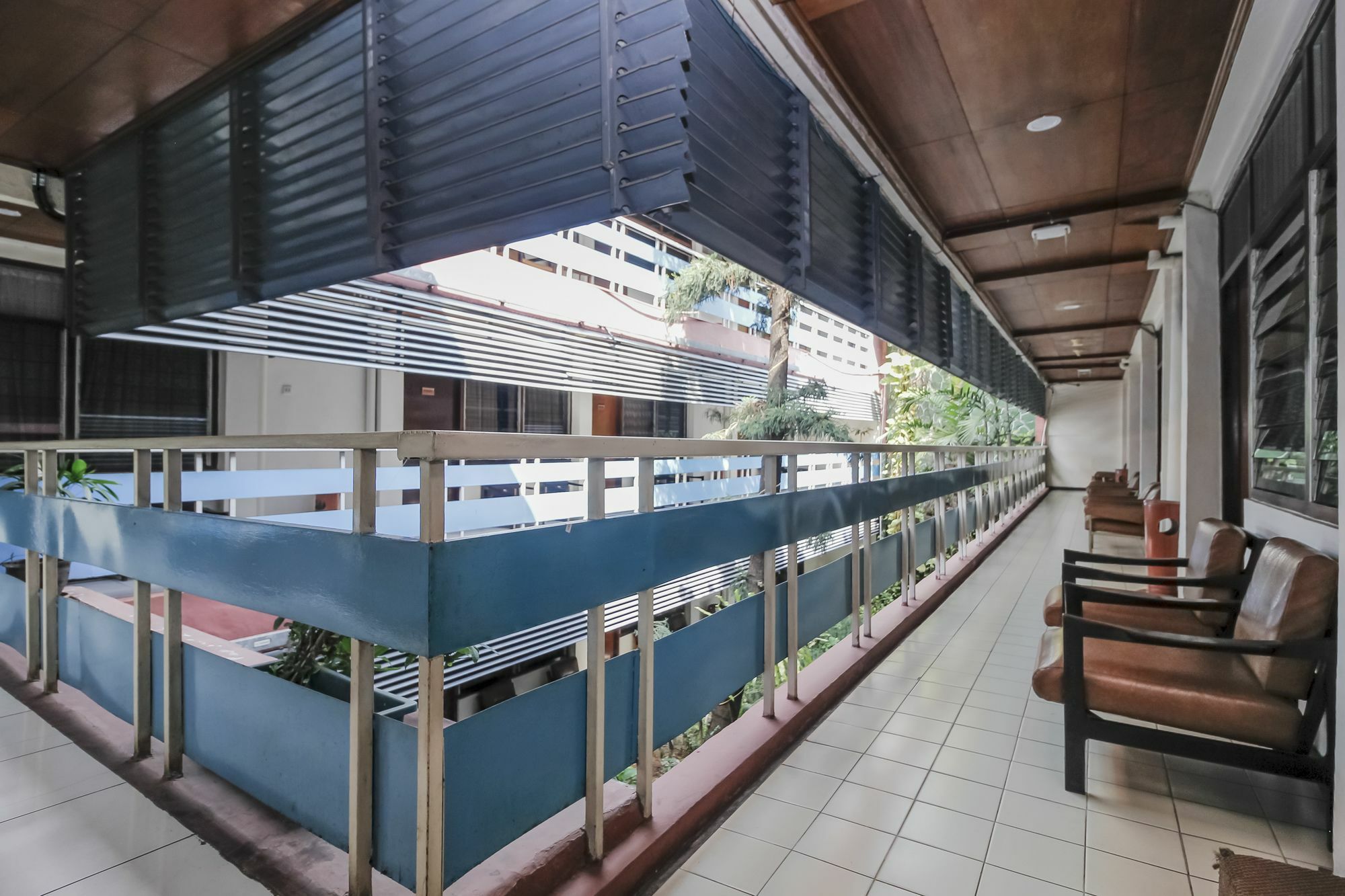 Oyo 108 Hotel Surya Jakarta Exterior photo