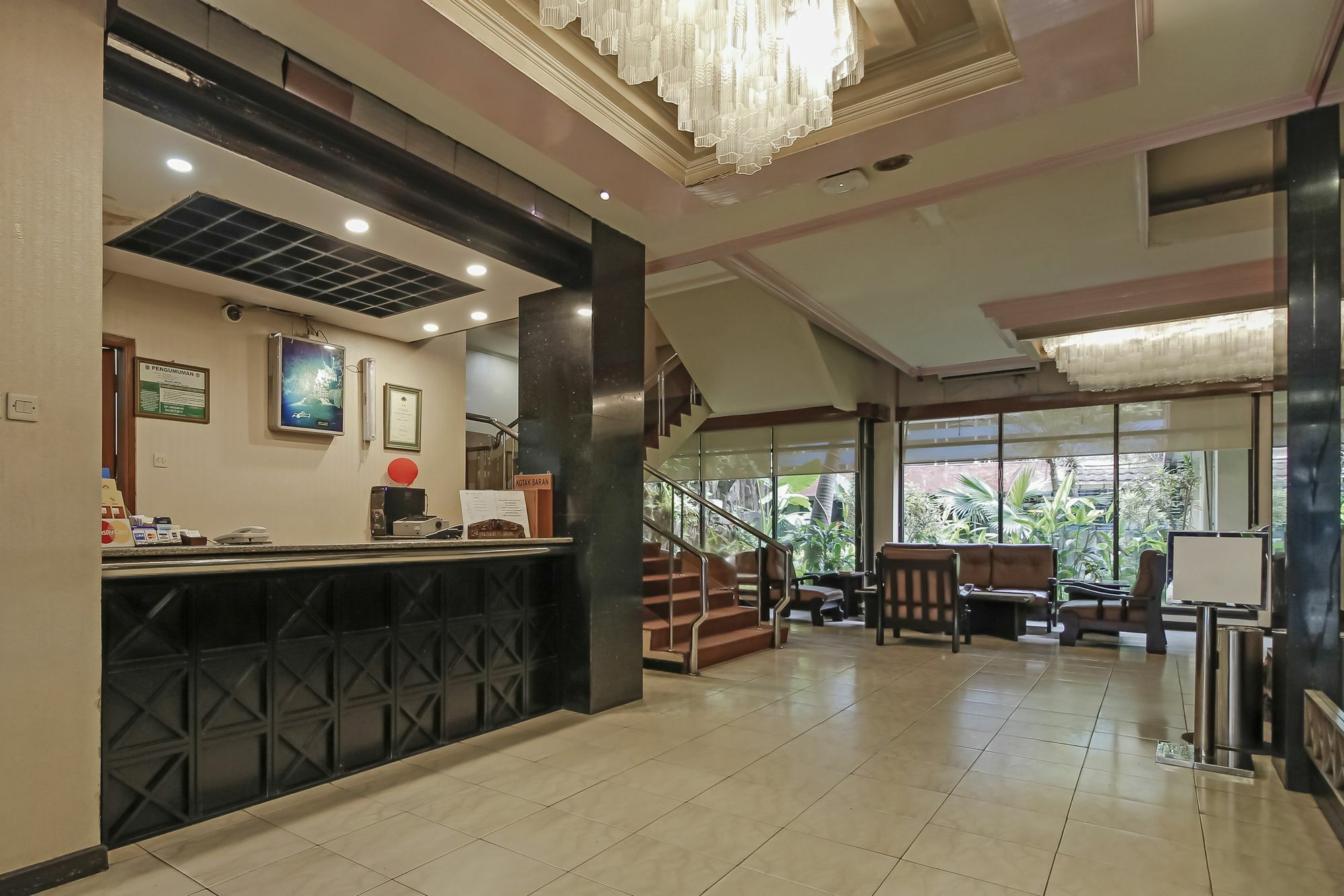 Oyo 108 Hotel Surya Jakarta Exterior photo