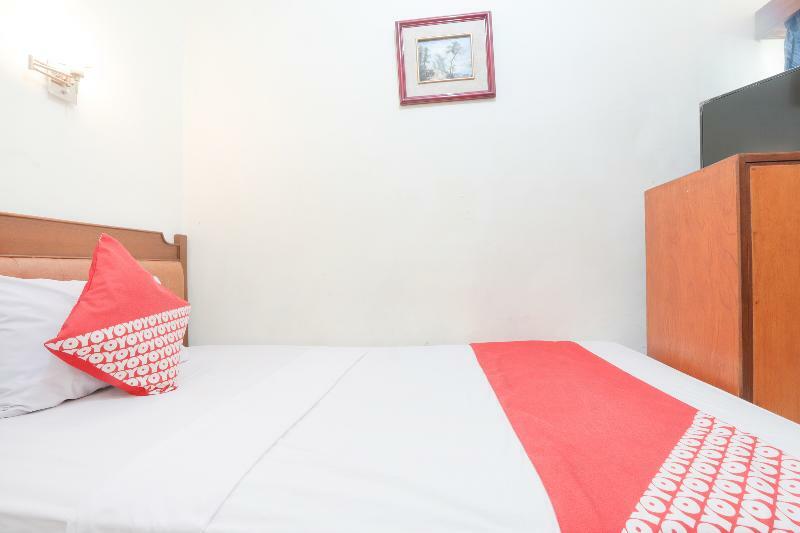 Oyo 108 Hotel Surya Jakarta Exterior photo